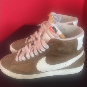 Women’s Nike Blazer Mid Vintage Suede